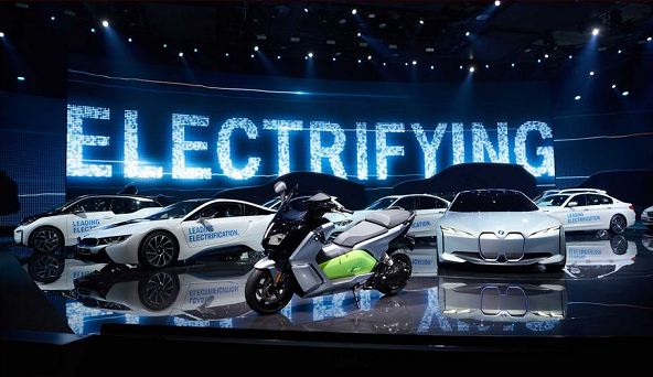 BMW تخطط لبيع 140 ألف سيارة كهربائية بنهاية العام 