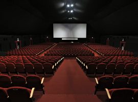 نقاد: غلاء تذاكر السينما تؤثر سلبا على رواجها