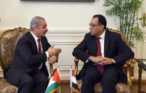 تفاصيل جلسة المباحثات الموسعة لرئيسي وزراء مصر وفلسطين (صور)