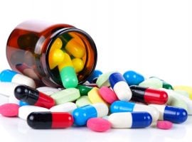 «هيئة الدواء» تبحث مع الشركات بدائل توفير خامات الإنتاج