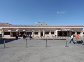 مطار مرسي مطروح يستقبل رحلة شارتر على متنها 169 سائحا من رومانيا