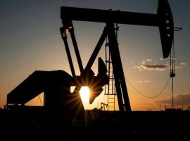 سعر البترول يتراجع عالميا مع تجدد المخاوف بشأن انكماش الطلب على النفط