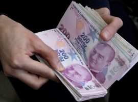الليرة التركية تواصل نزيف خسائرها القوية أمام الدولار الخميس