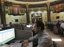 كيف تحركت مؤشرات البورصة المصرية خلال عام 2021؟ (إنفوجراف)