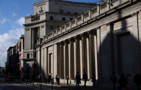 المشرعون في بريطانيا ينتقدون جهود إطلاق عملة رقمية من بنك إنجلترا