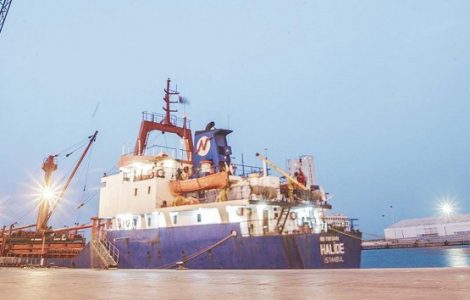 «التوكيلات الملاحية» تتحفظ على مد العمل بميناء الإسكندرية حتى 6 مساء
